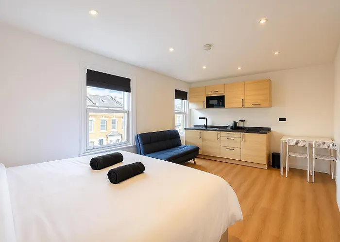 Starnest Shepherd\'S Bush